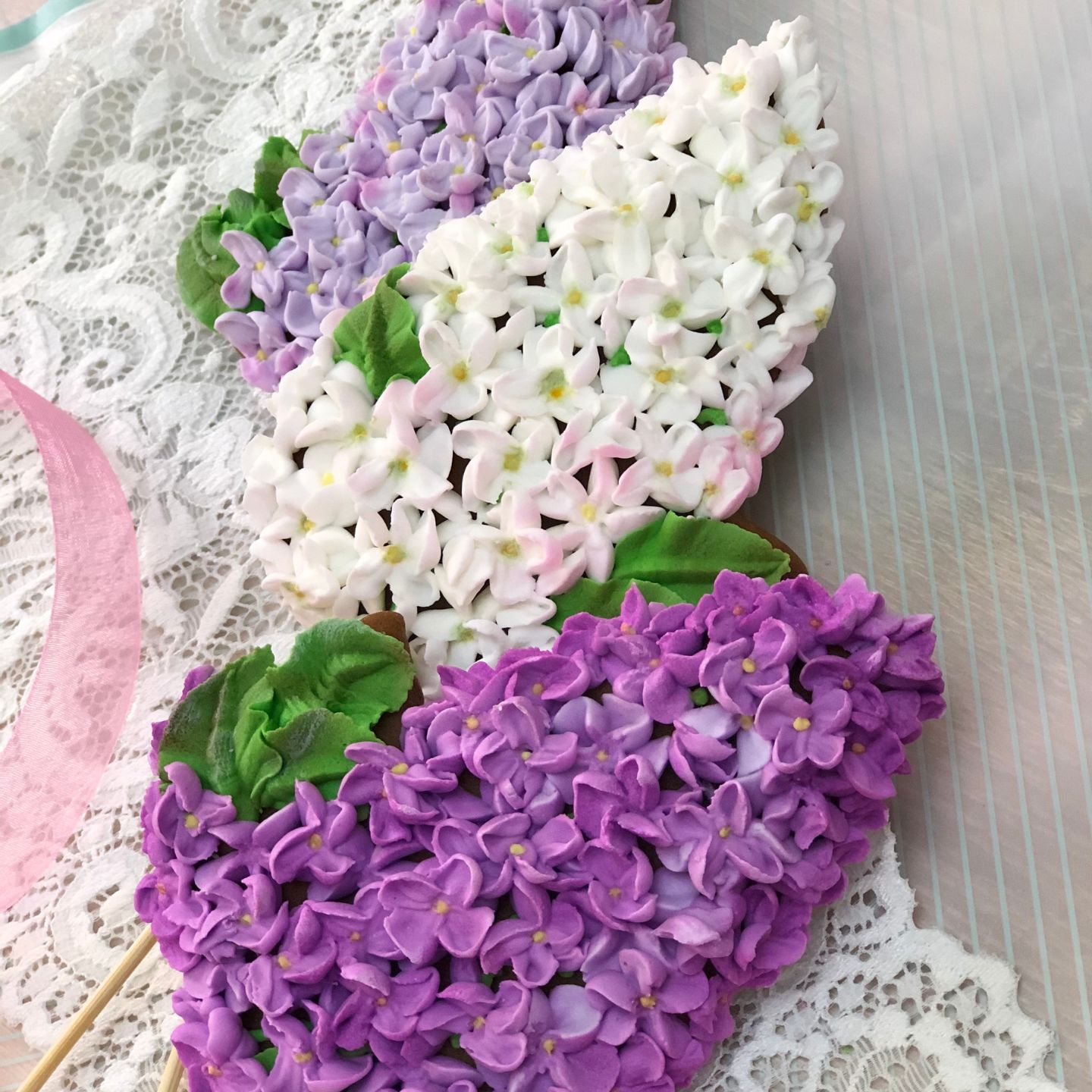 Пионы, сирень, анемоны